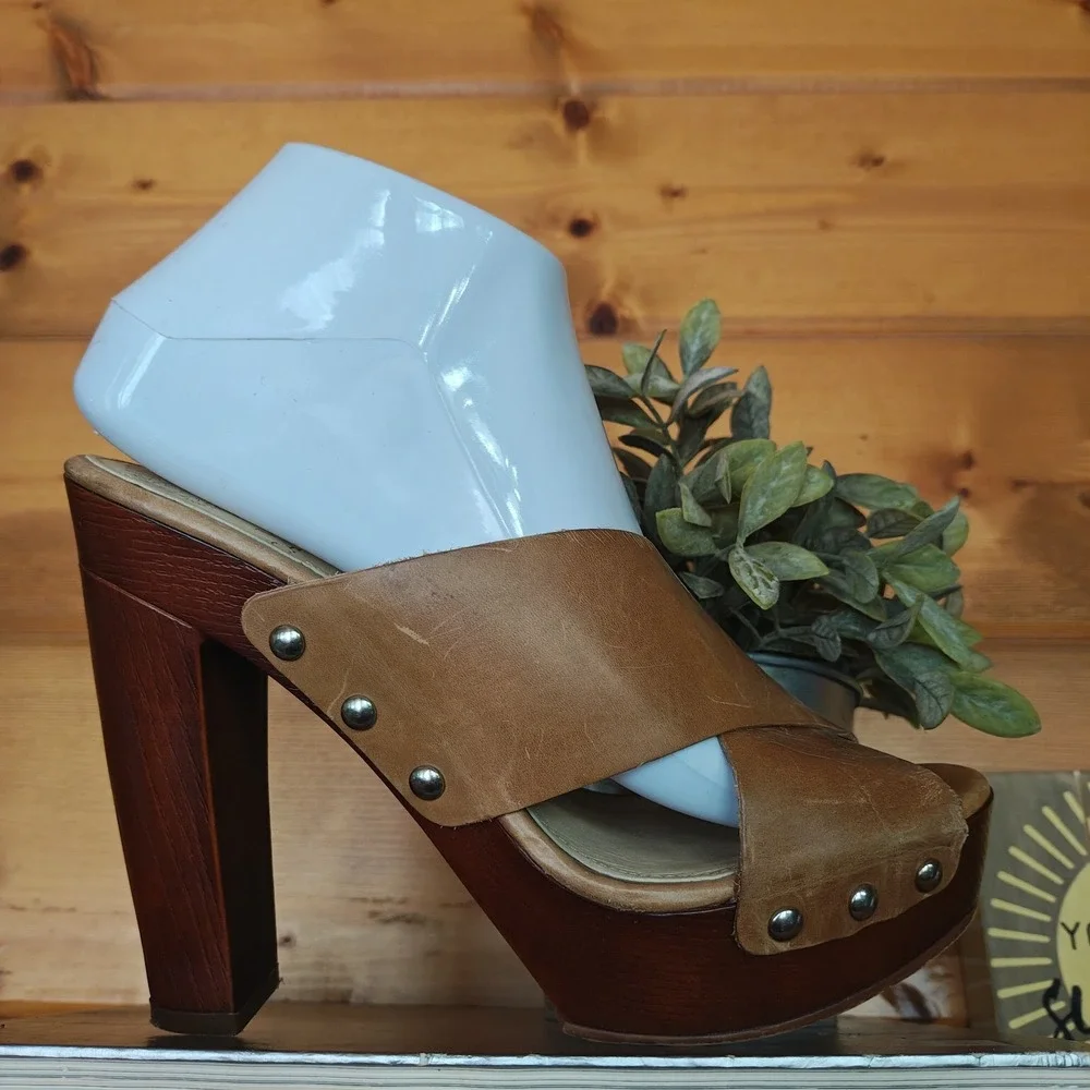 Vince Camuto Elora Studded Brown Leather Wood Platform Cross Strap Sandals Sz 8M - Picture 4 of 12